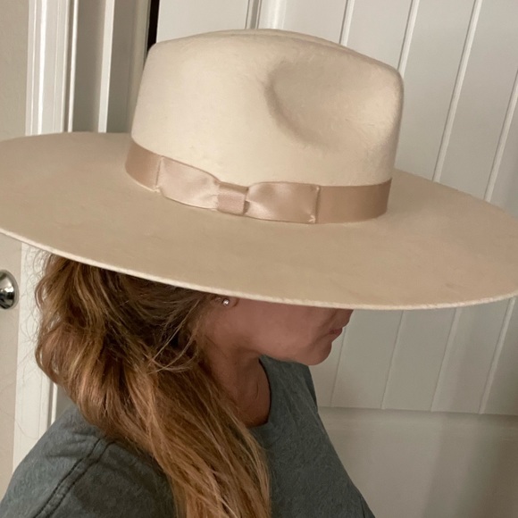 Sold - Picture 4 of 5